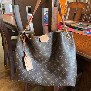 Authentic LV Graceful PM